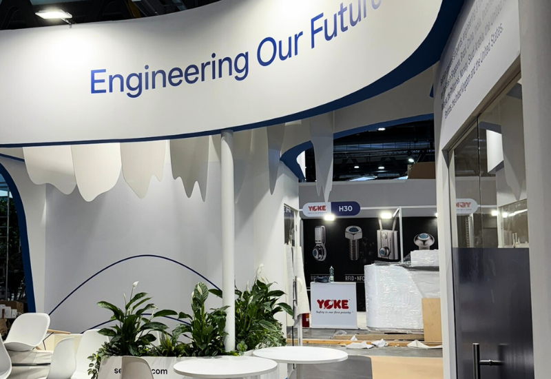 Stand de feria con gráfica, estructura y montaje